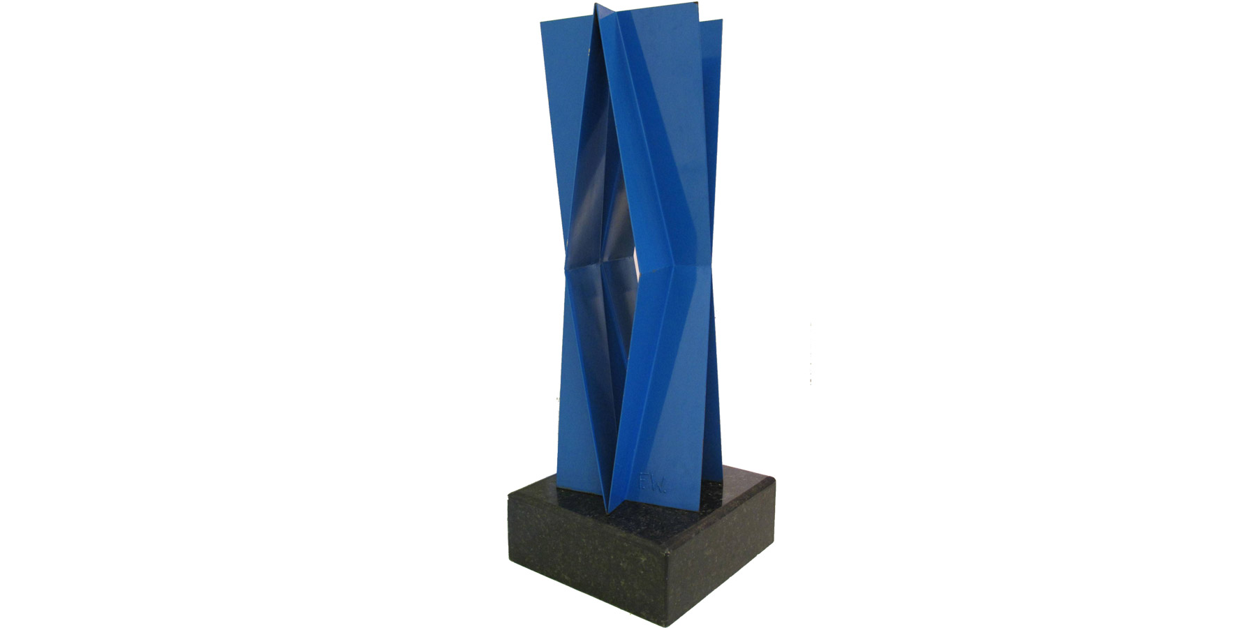 Franz Weissmann Escultura em Ferro na cor azul sem data 52.3x52.3x143.5cm com base - 39.5x39.5x 118cm sem base - base 52x52x25cm