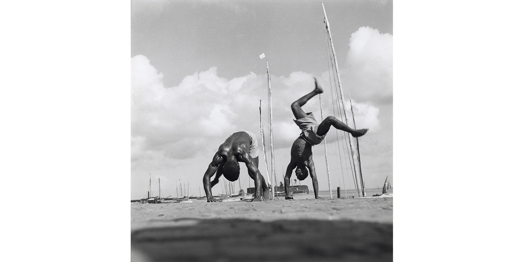 Pierre Verger Capoeira Salvador 1946-48 Gelatina e prata s. papel fotográfico 24x26cm