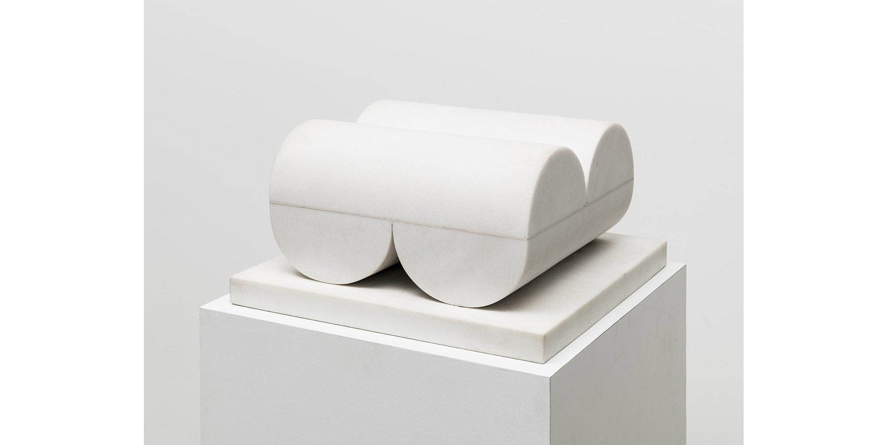 Sergio Camargo Mármore de carrara 1978-1980 15x30x30cm obra - 36x36x3cm base obra